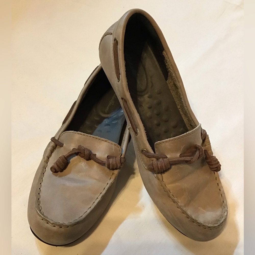 Eddie Bauer Women's Tan Leather Moccasin
